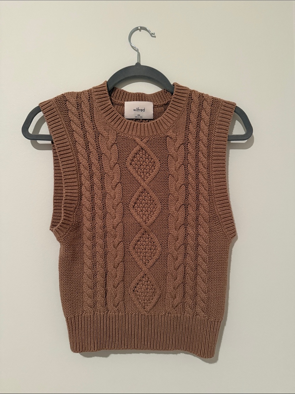 Wilfred Brown Cable Knit Sleeveless Crewneck Sweater Vest